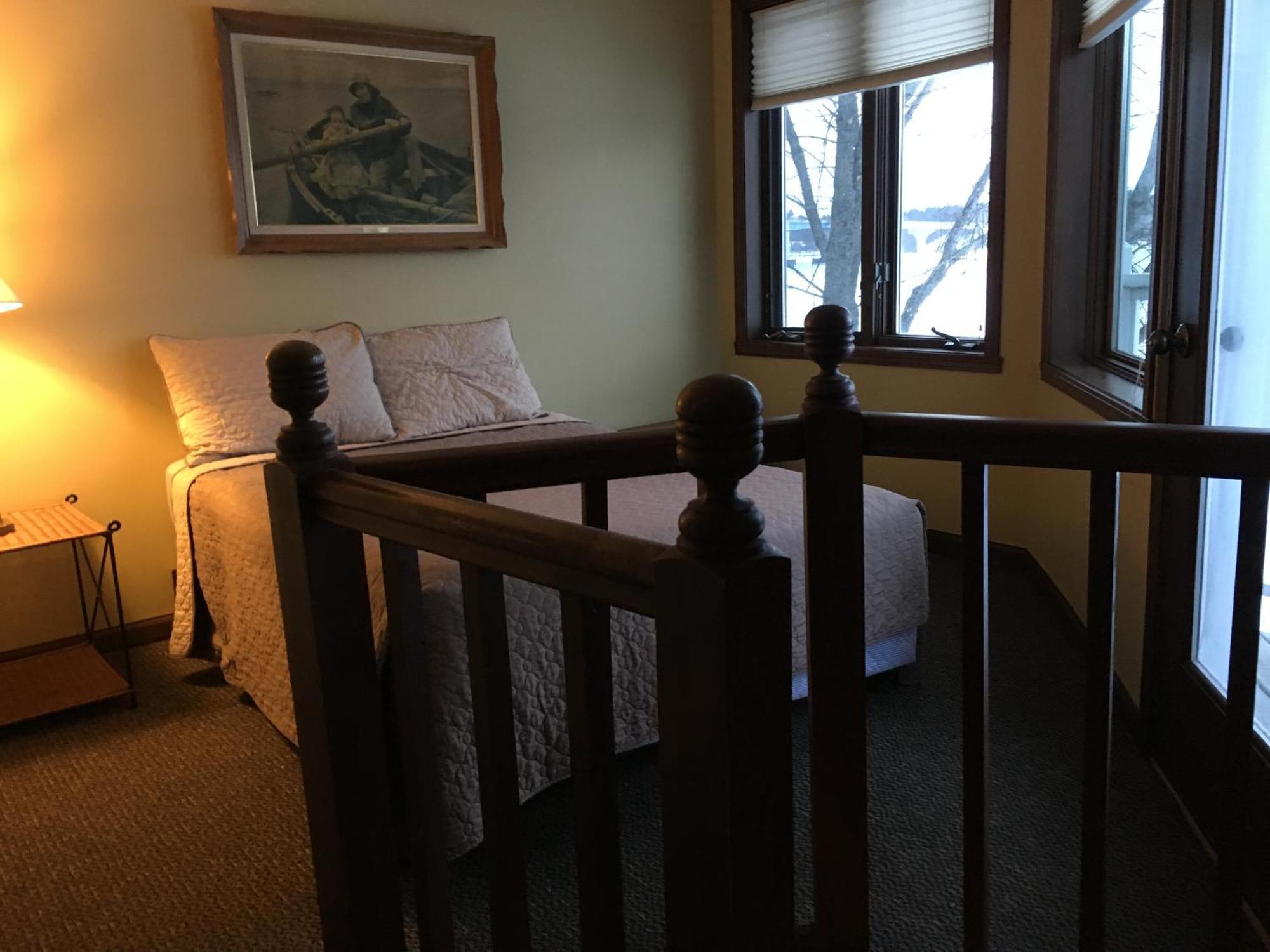 Snug Harbor Inn Sturgeon Bay Esterno foto
