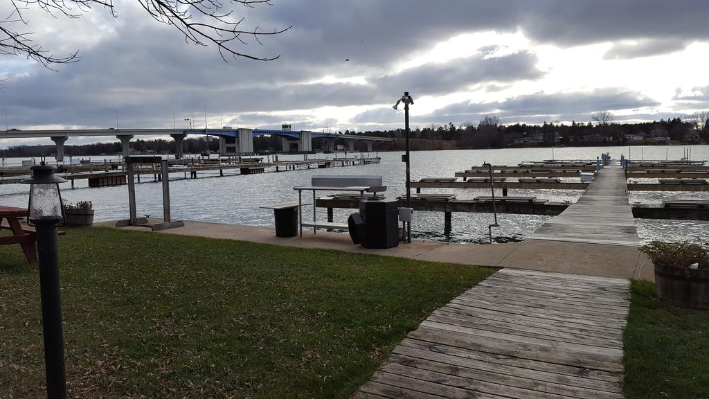 Snug Harbor Inn Sturgeon Bay Esterno foto