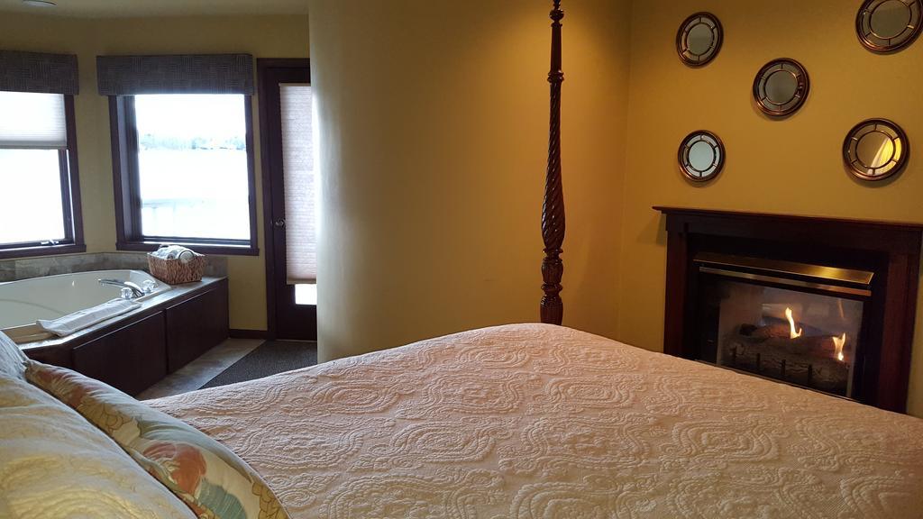 Snug Harbor Inn Sturgeon Bay Esterno foto
