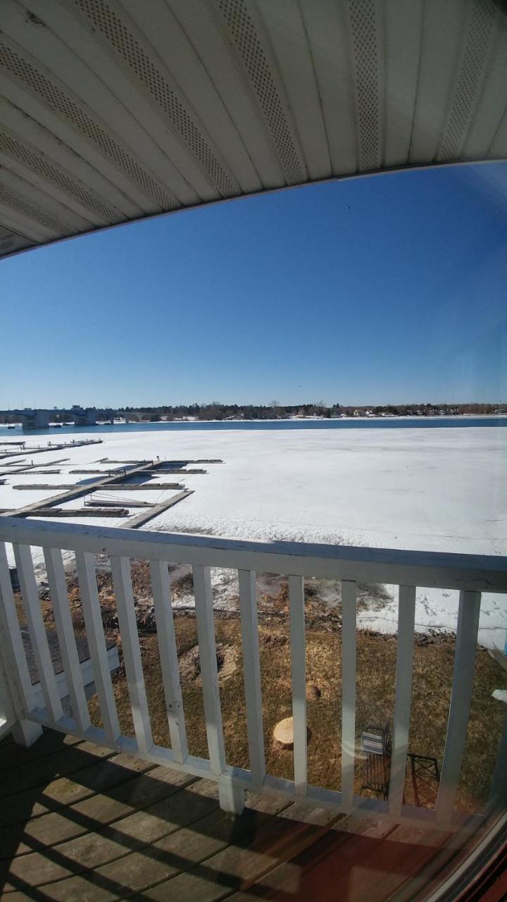 Snug Harbor Inn Sturgeon Bay Esterno foto