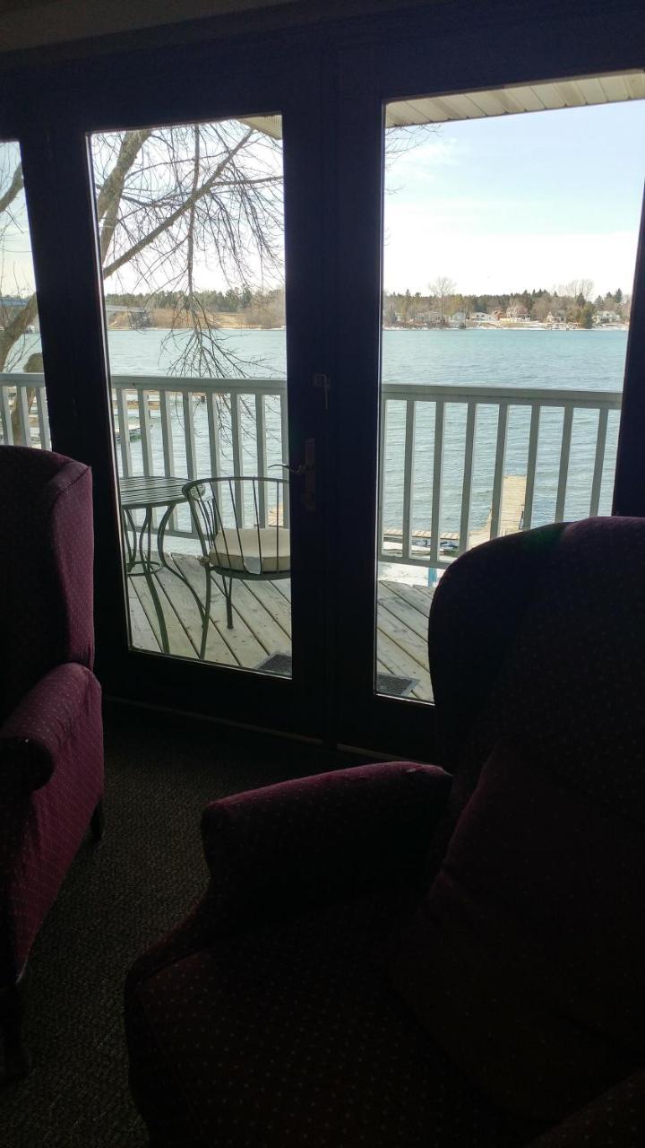 Snug Harbor Inn Sturgeon Bay Esterno foto