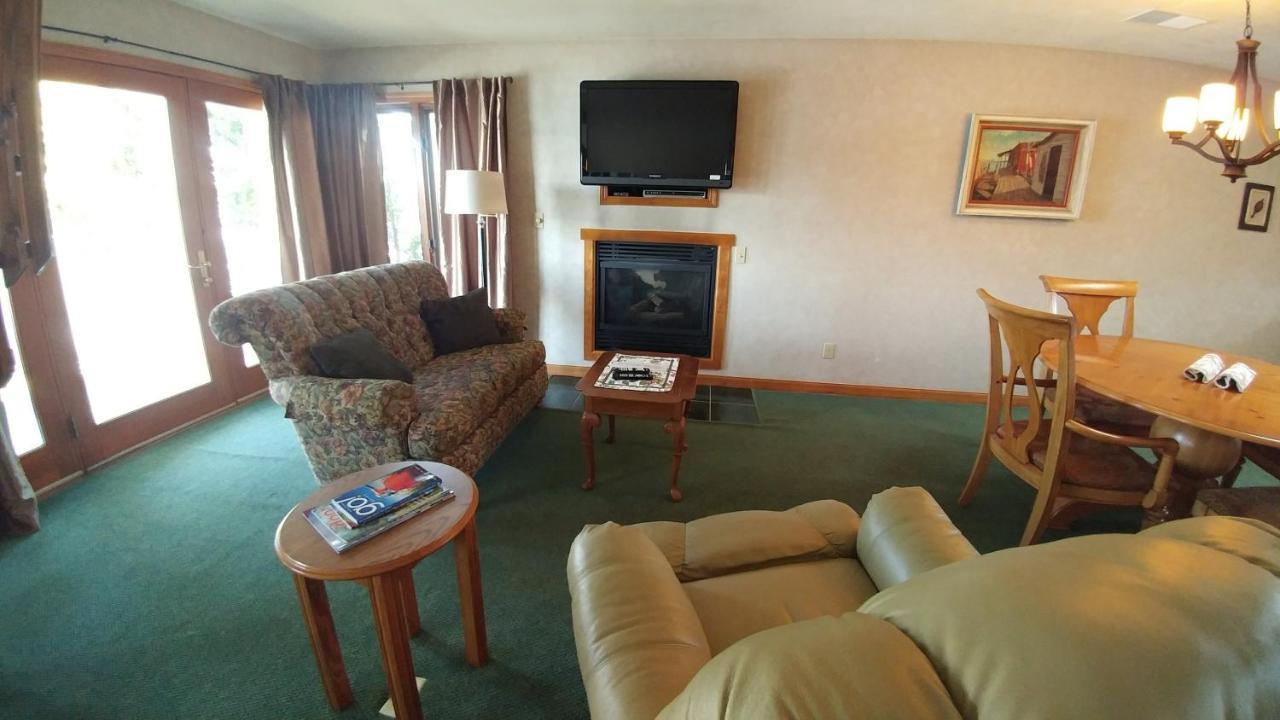 Snug Harbor Inn Sturgeon Bay Esterno foto