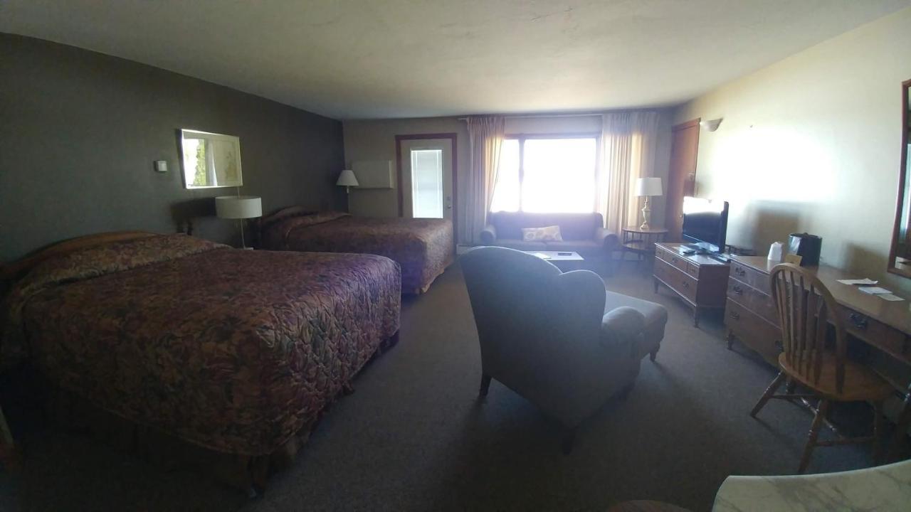 Snug Harbor Inn Sturgeon Bay Esterno foto