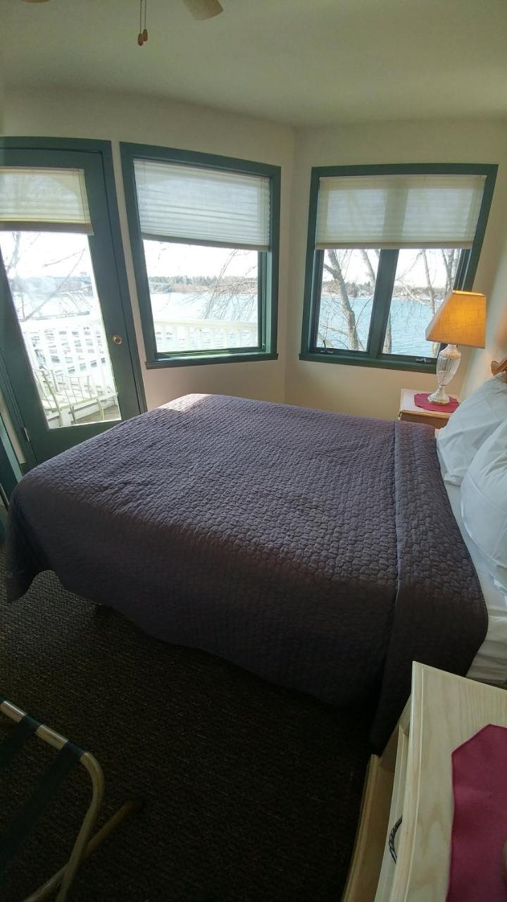 Snug Harbor Inn Sturgeon Bay Esterno foto