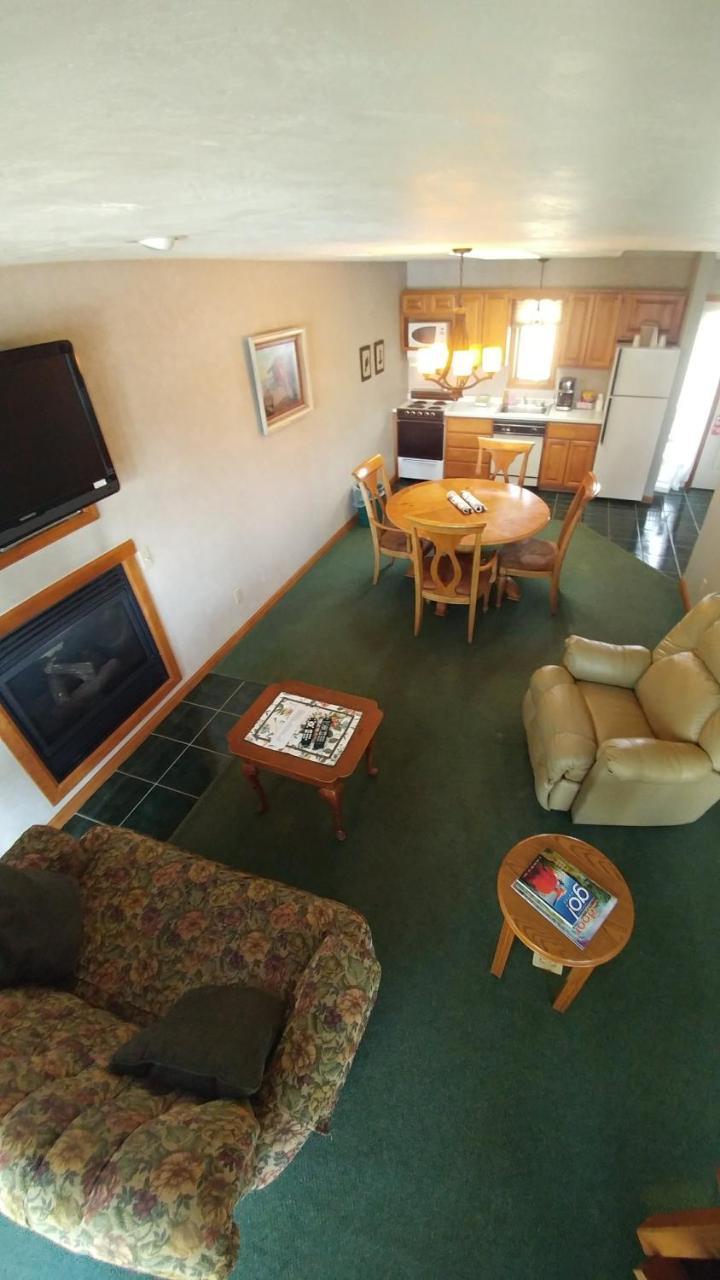 Snug Harbor Inn Sturgeon Bay Esterno foto