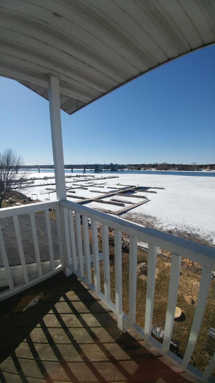 Snug Harbor Inn Sturgeon Bay Esterno foto