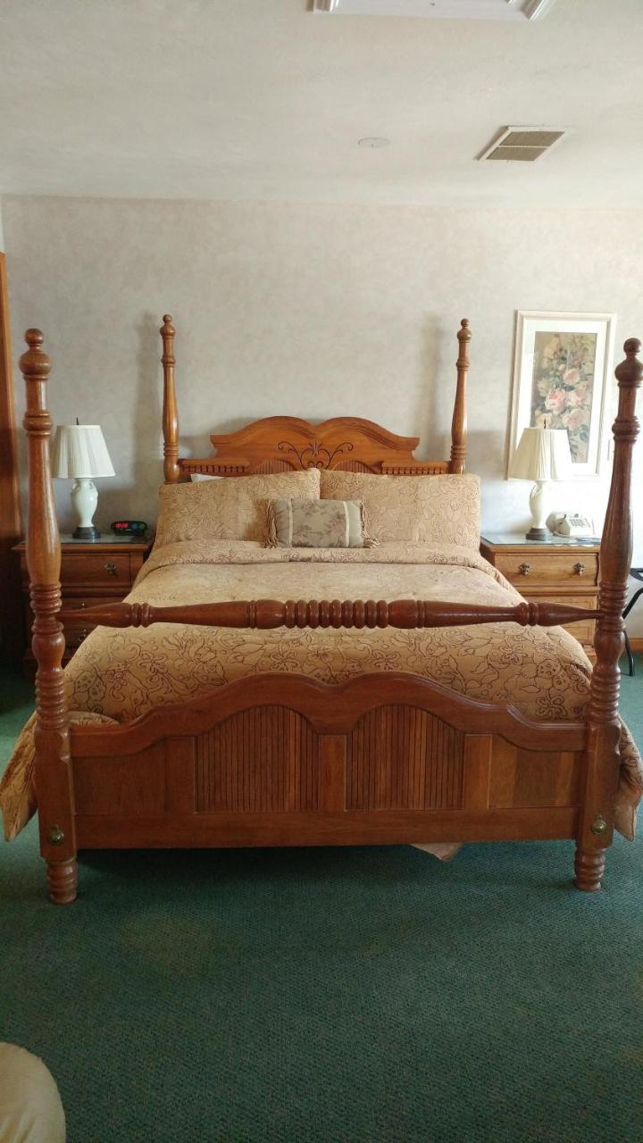 Snug Harbor Inn Sturgeon Bay Esterno foto