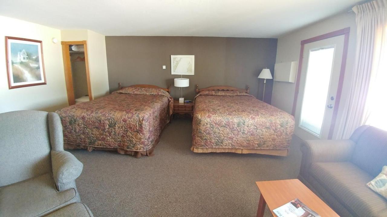 Snug Harbor Inn Sturgeon Bay Esterno foto